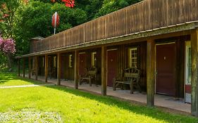 Seneca Pines Lodge