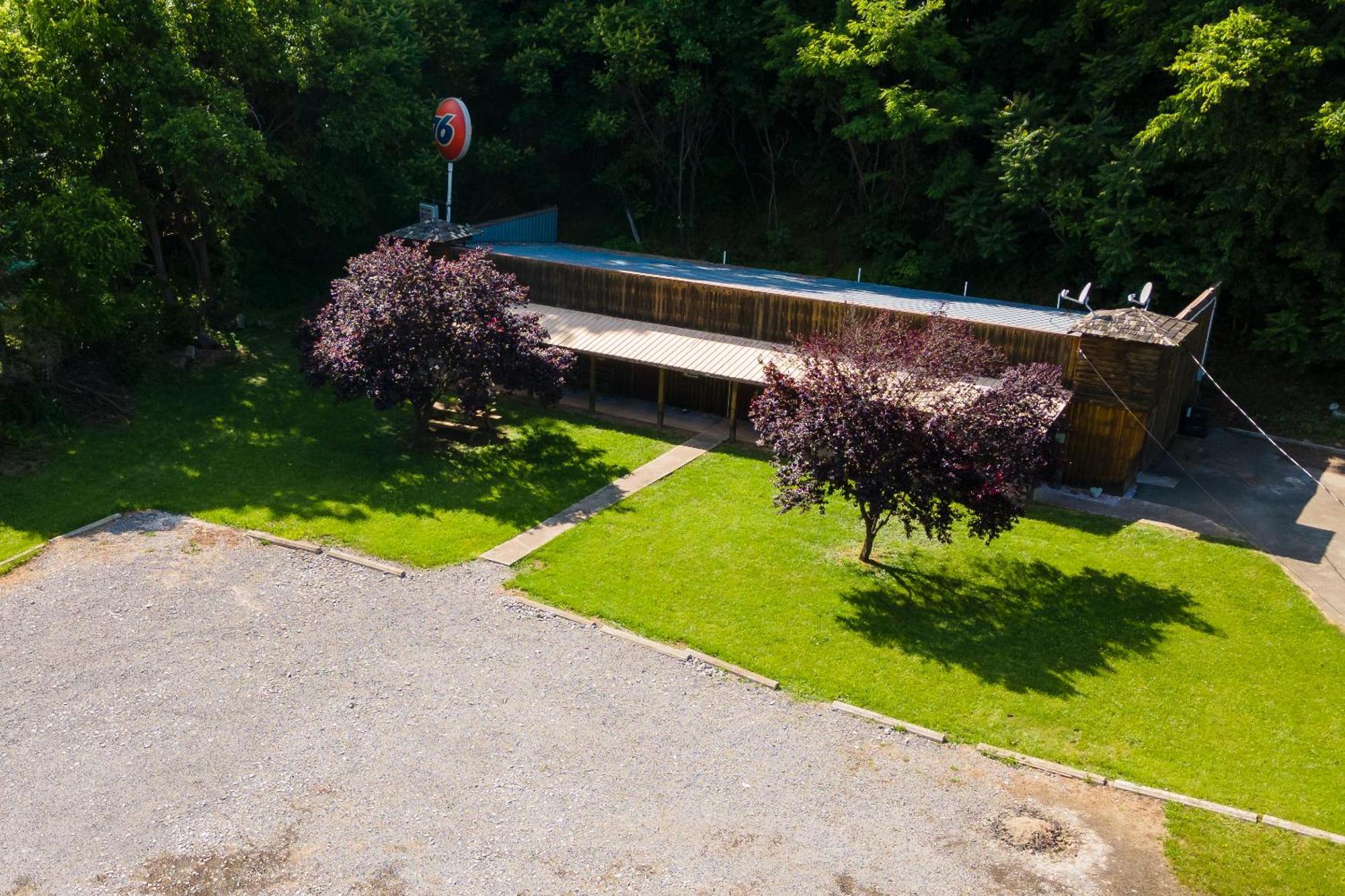Seneca Pines Lodge Seneca Rocks Exterior photo