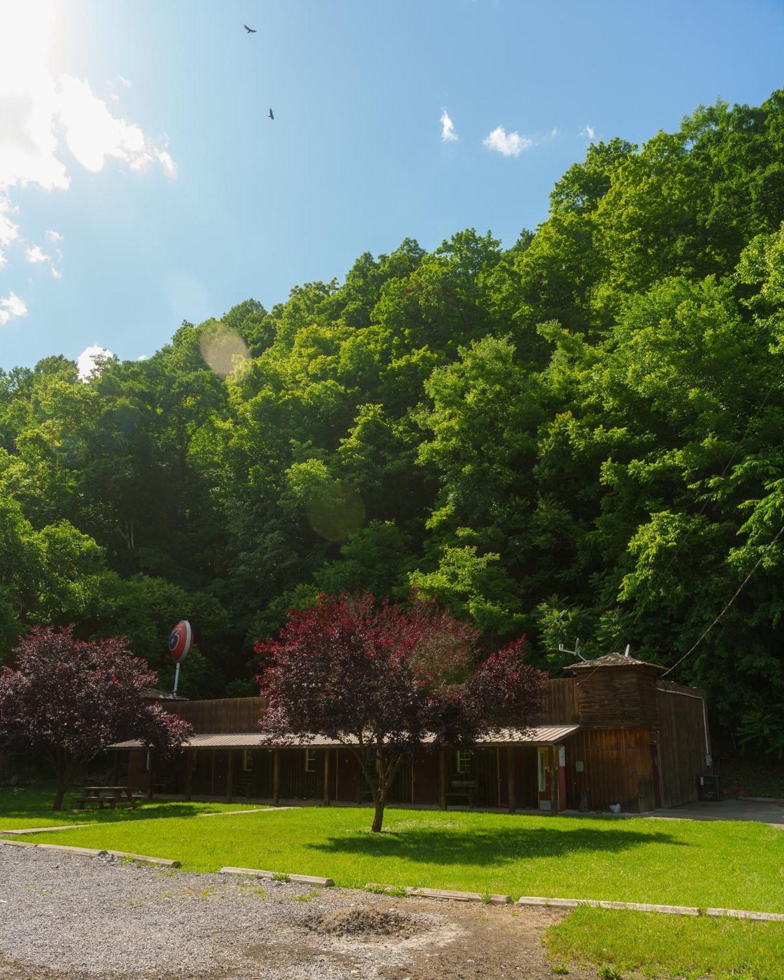 Seneca Pines Lodge Seneca Rocks Exterior photo